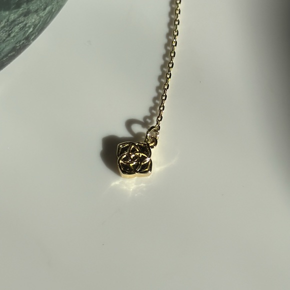 Kendra Scott Juliette Necklace - Picture 2 of 4